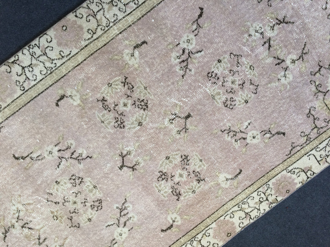 Turkish Oushak Rug 2'6" x 9'10" Hand-Knotted border