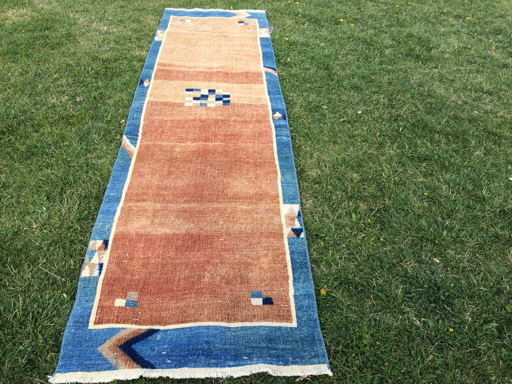 Turkish Oushak Rug 2'7" x 9'10" Hand-Knotted pattern