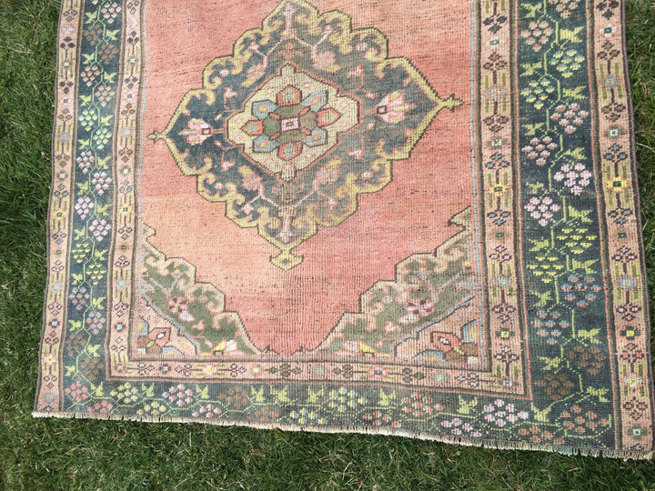 Turkish Oushak Rug 5' x 10' 4" Hand-Knotted border