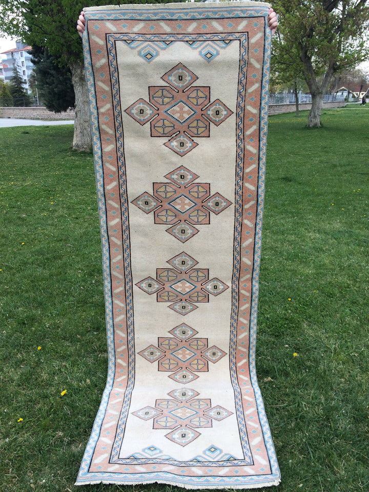 Beige Turkish Runner Rug 3' x 8' Hand-Knotted detail