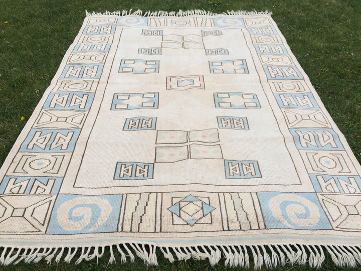 Beige Turkish Oushak Rug 5' x 8' Hand-Knotted detail