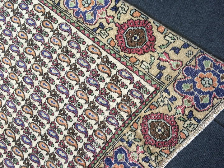 Turkish Oushak Rug Hand-Knotted pattern
