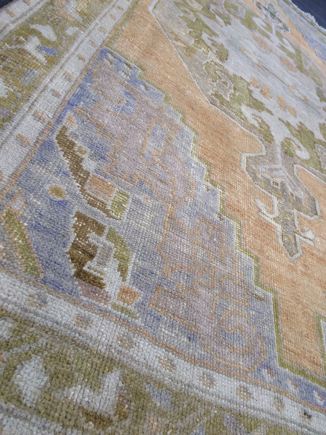 Turkish Oushak Rug 2'6" x 10'0" Hand-Knotted texture