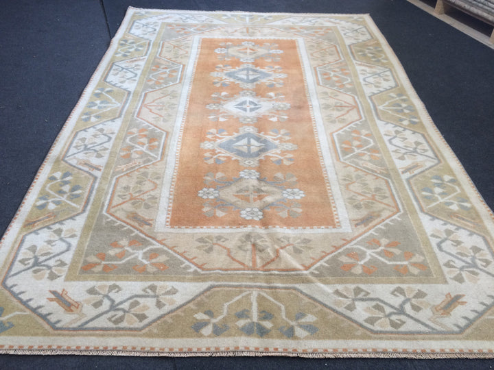 Rust Turkish Oushak Rug Hand-Knotted detail