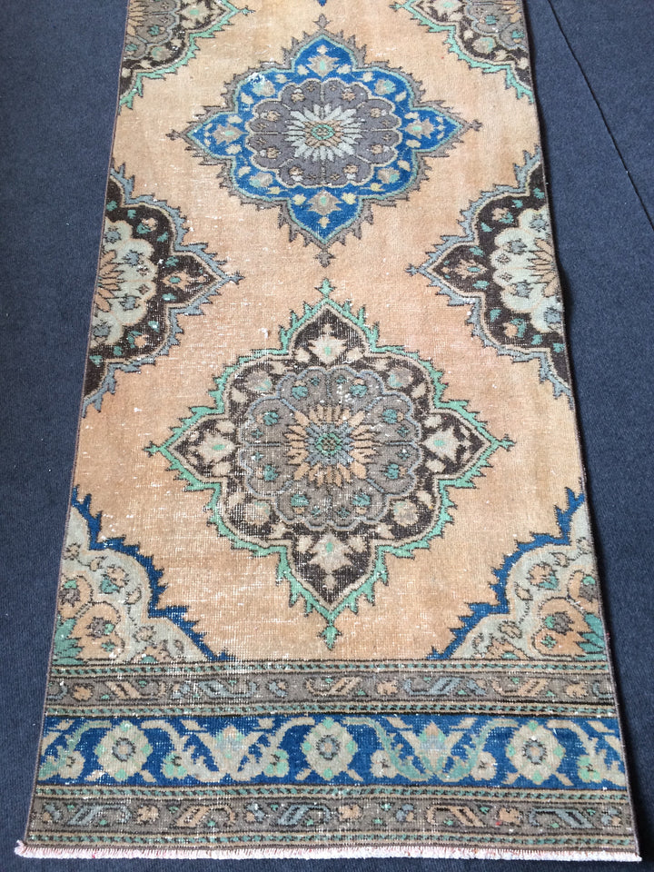 Turkish Runner Rug 2' 10" x 12' 6" Hand-Knotted border