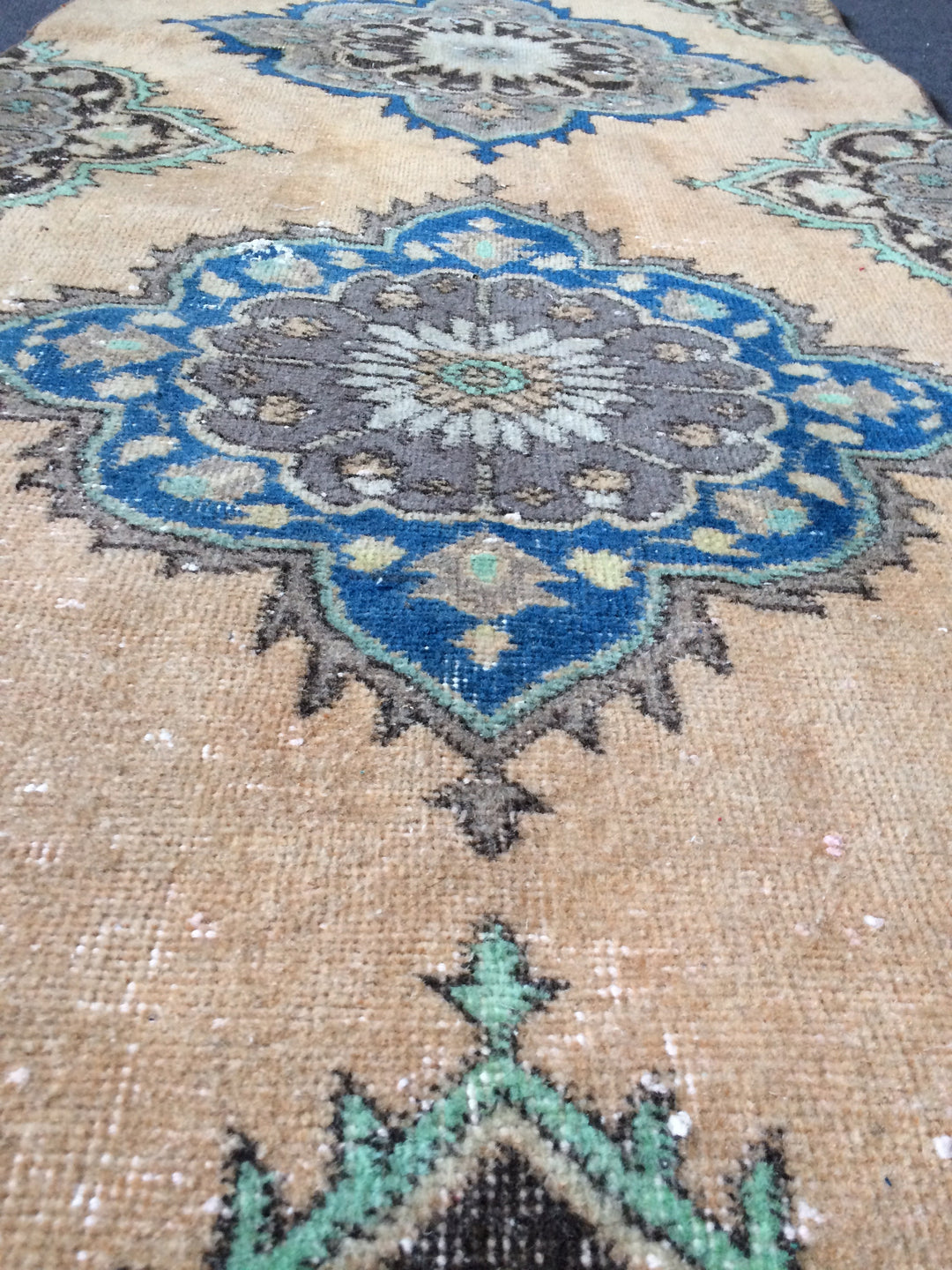Turkish Runner Rug 2' 10" x 12' 6" Hand-Knotted texture