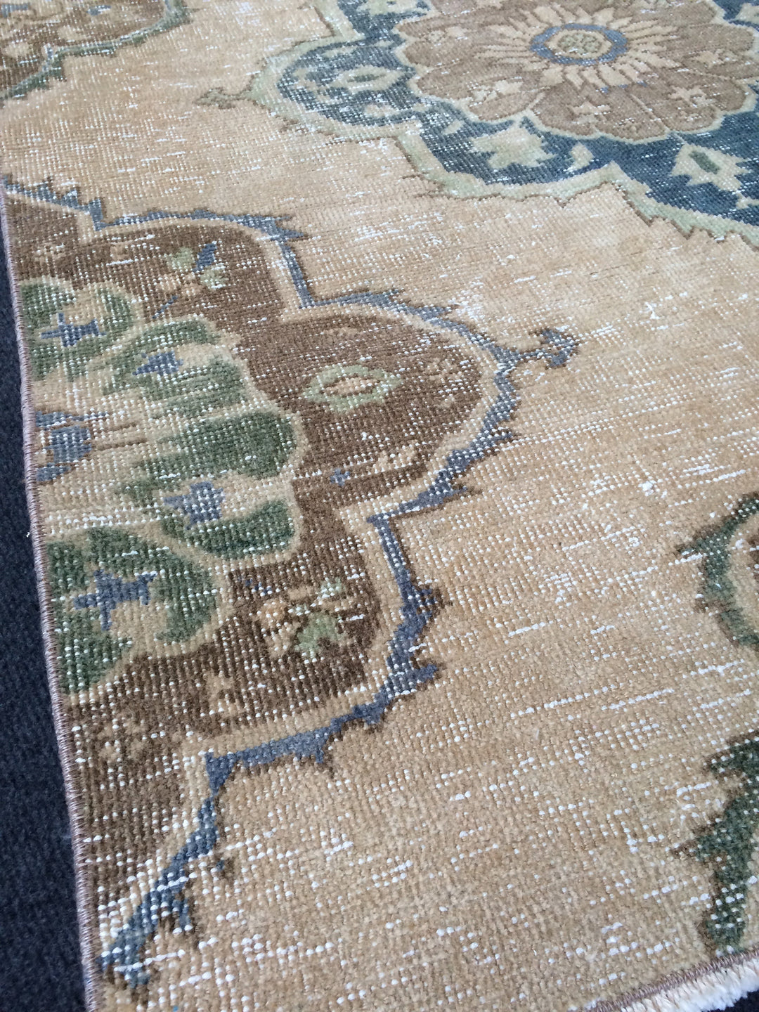 Beige Turkish Runner Rug 3' x 9' Hand-Knotted border