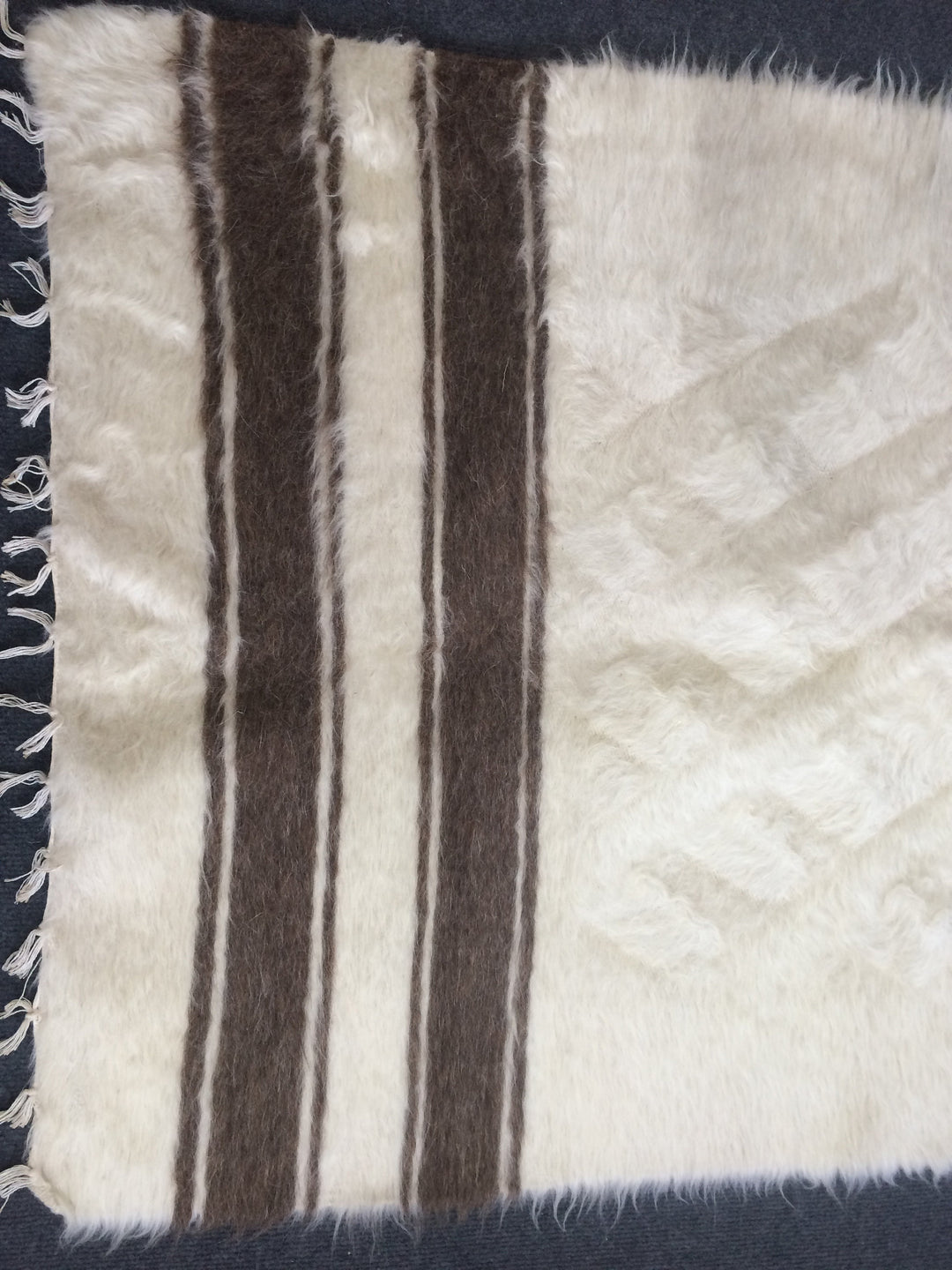 Turkish Oushak Rug 4'2" x 2'8" Hand-Knotted detail