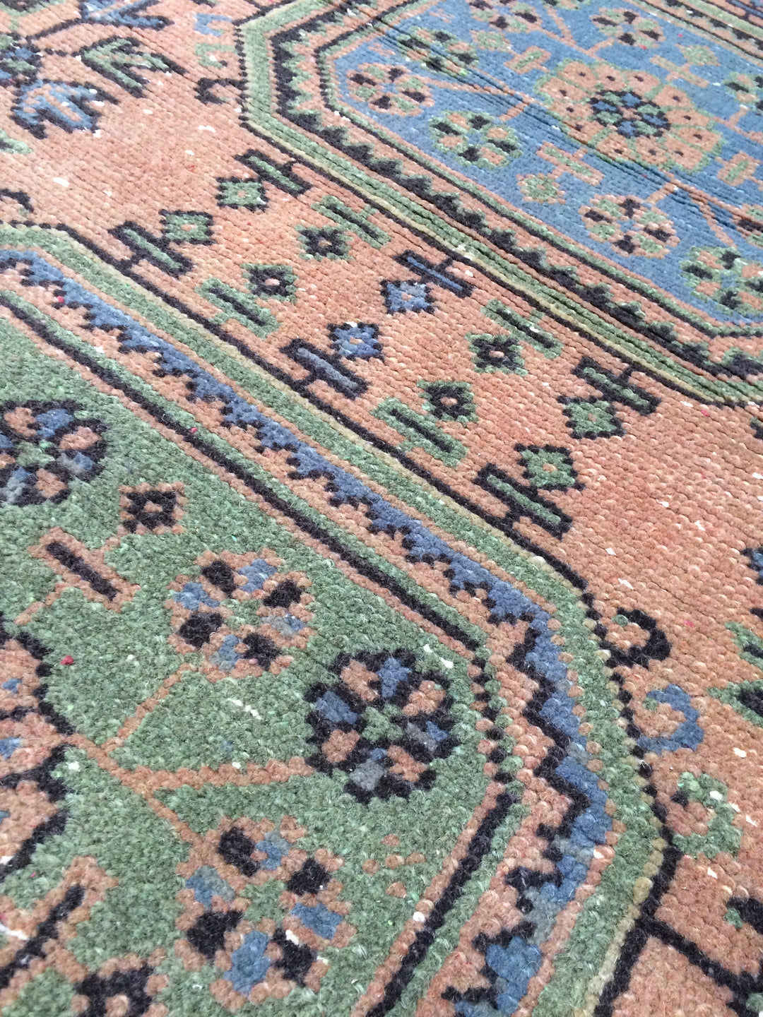 Beige Turkish Runner Rug 2' 11" x 11' 5" Hand-Knotted texture