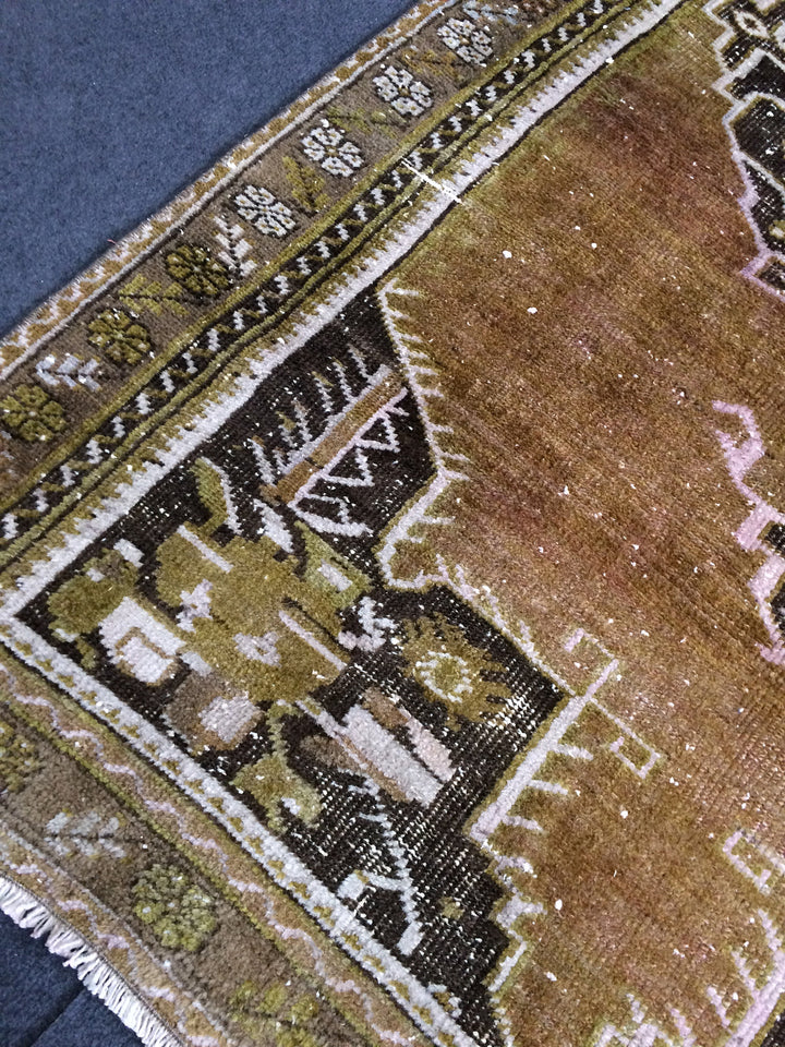 Beige Turkish Runner Rug 3' 11" x 6' Hand-Knotted view 9