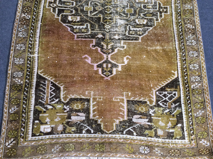Beige Turkish Runner Rug 3' 11" x 6' Hand-Knotted close-up