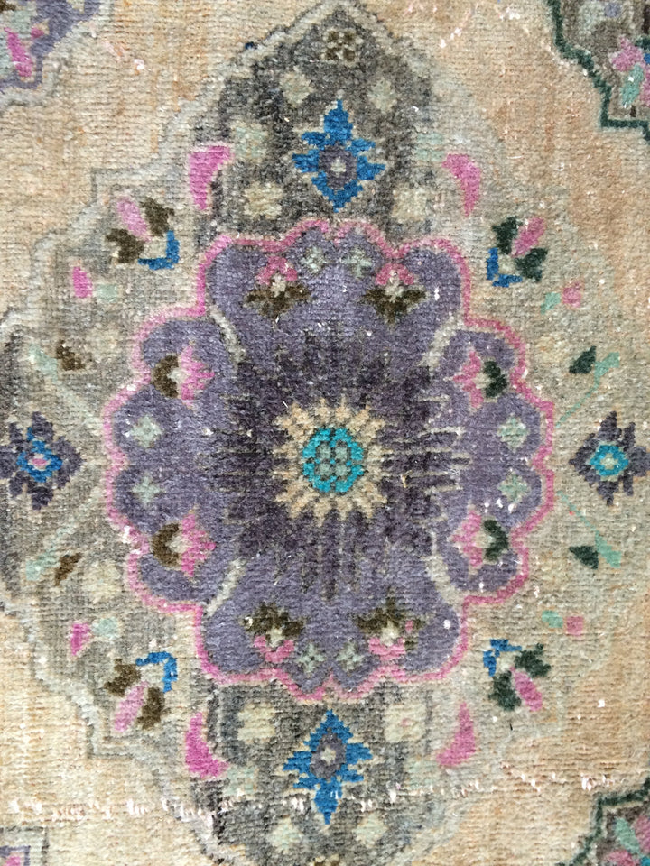 Turkish Oushak Rug Hand-Knotted texture