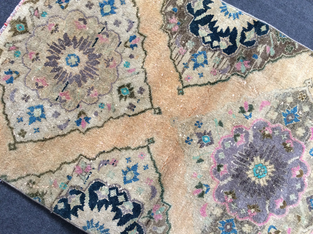 Turkish Oushak Rug Hand-Knotted close-up