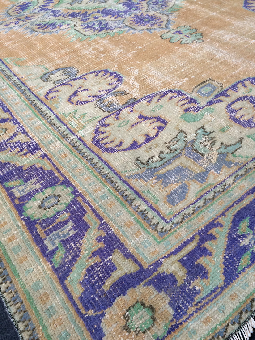 Beige Turkish Runner Rug 6' 2" x 10' Hand-Knotted border