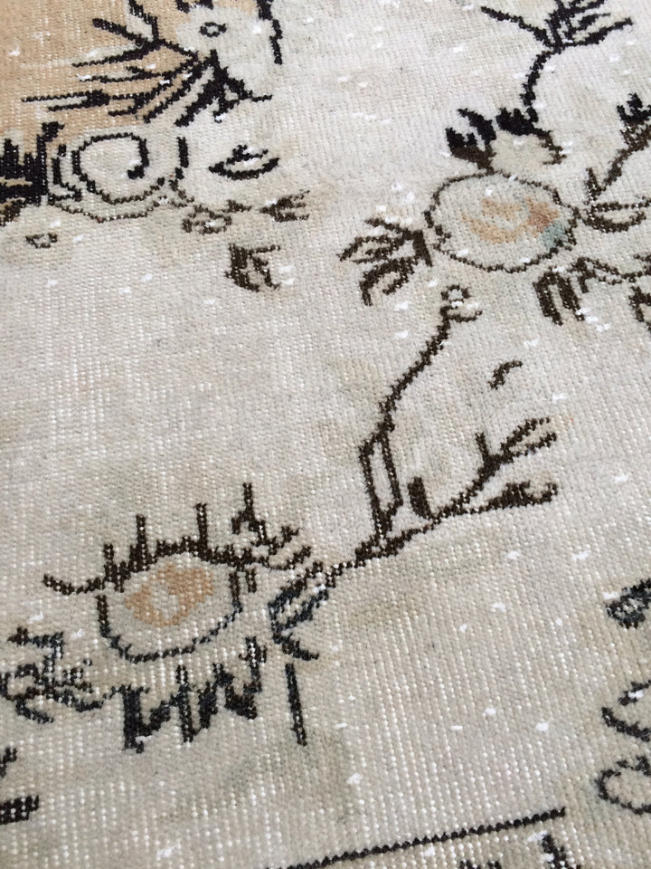 Beige Turkish Runner Rug 6' 5" x 9' 10" Hand-Knotted field
