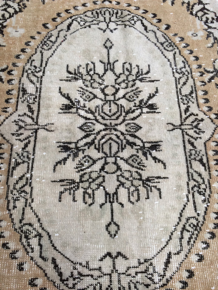 Beige Turkish Runner Rug 6' 5" x 9' 10" Hand-Knotted texture