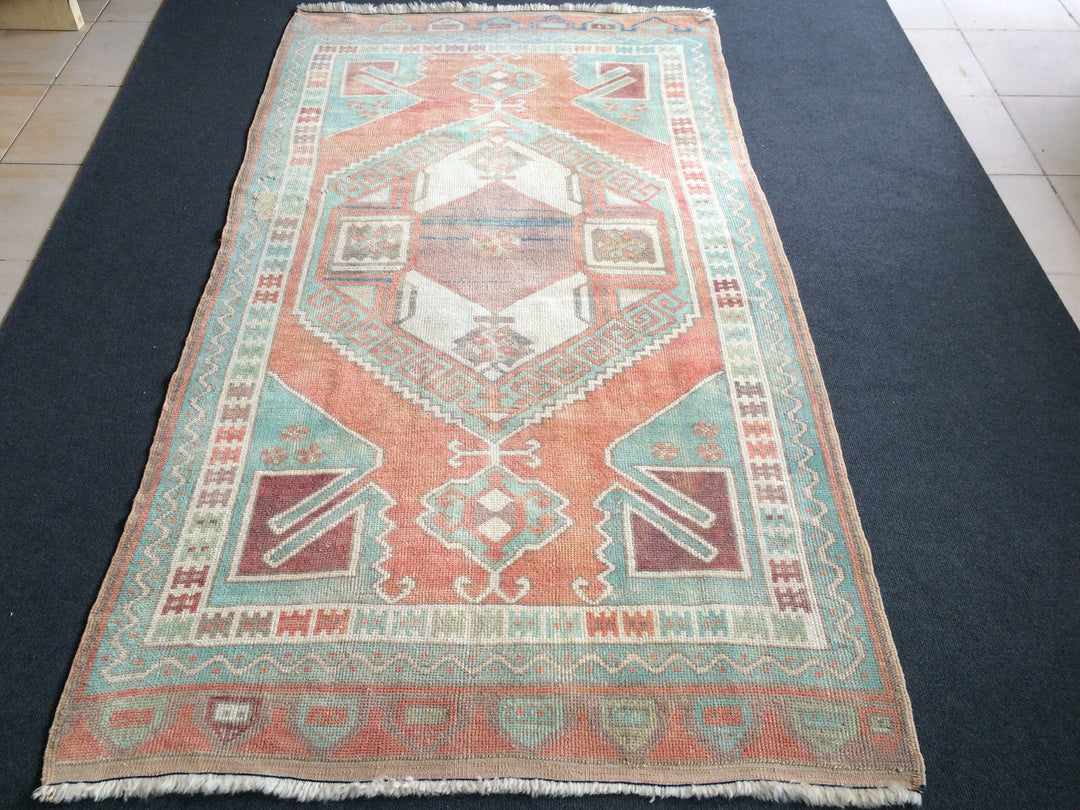 Turkish Oushak Rug Runner Hand-Knotted detail