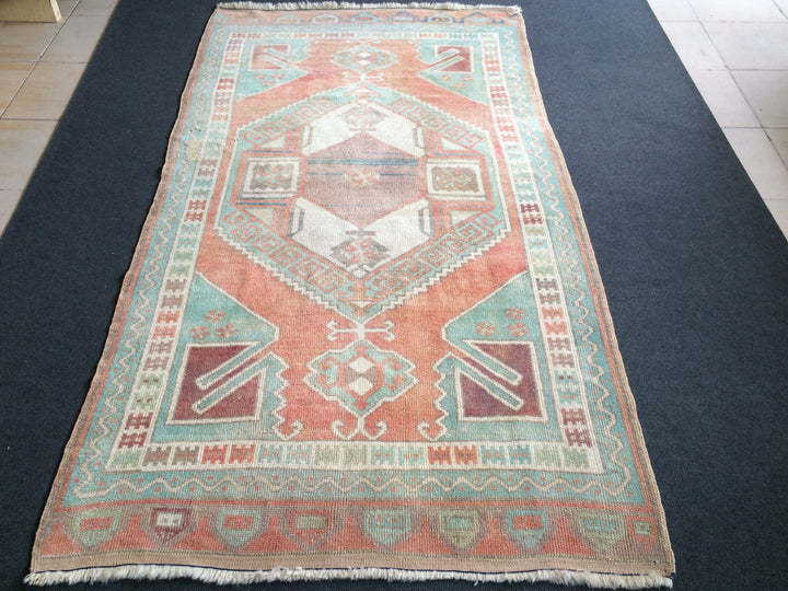 Turkish Oushak Rug Runner Hand-Knotted detail