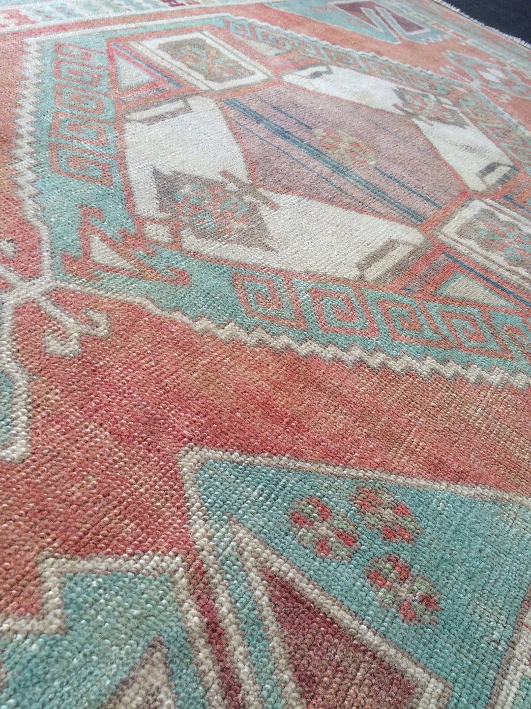 Turkish Oushak Rug Runner Hand-Knotted texture