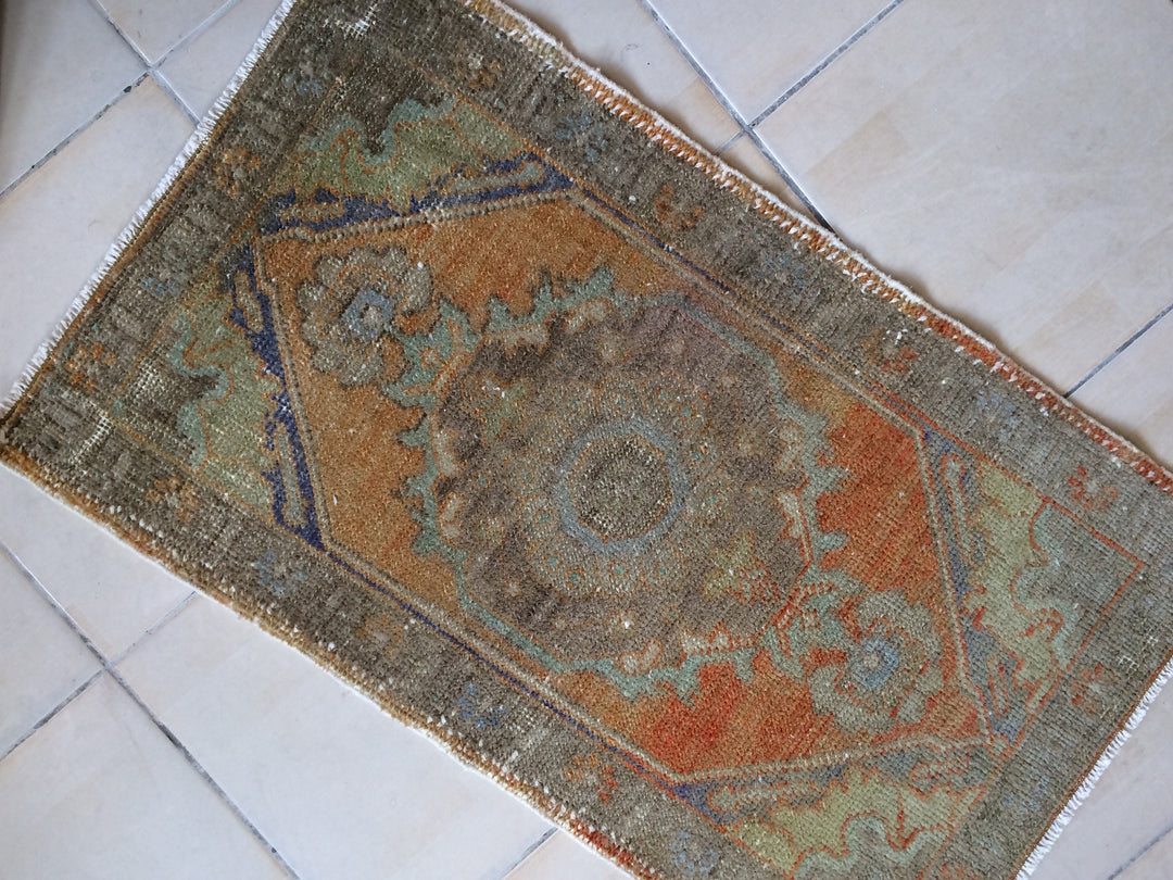 Turkish Oushak Runner Rug 2'7" x 9'10" Hand-Knotted pattern