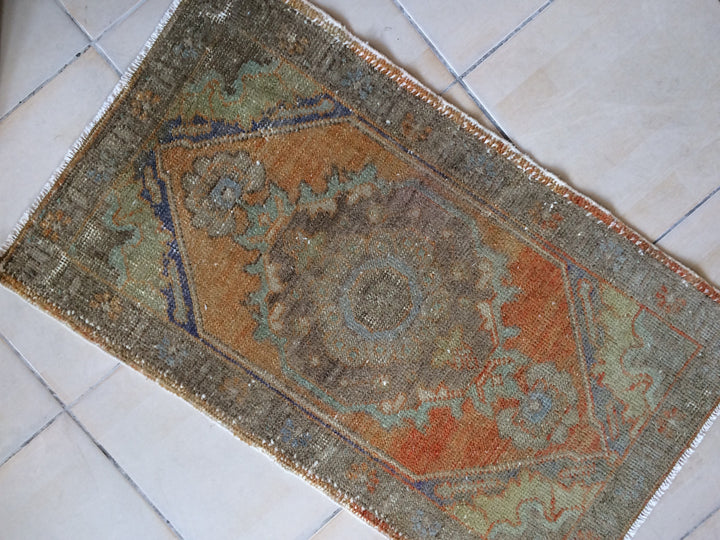 Turkish Oushak Runner Rug 2'7" x 9'10" Hand-Knotted pattern