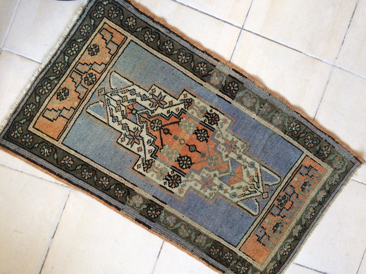 Turkish Oushak Rug 2'7" x 9'10" Hand-Knotted pattern