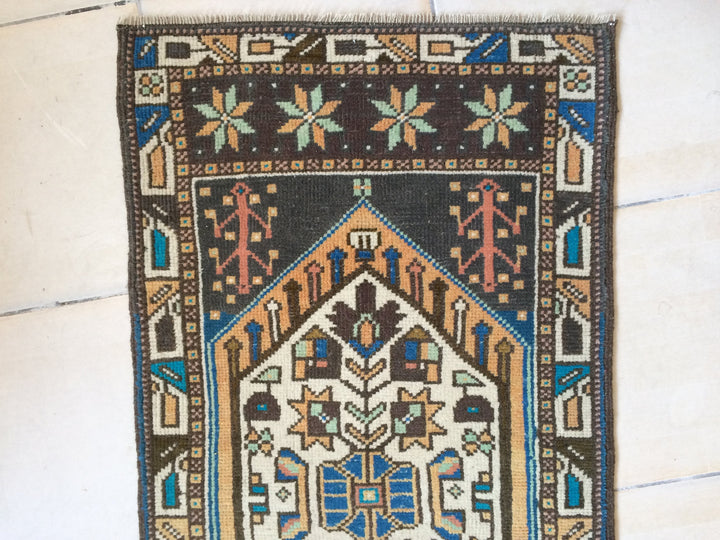 Turkish Oushak Rug 2'7" x 9'10" Hand-Knotted view
