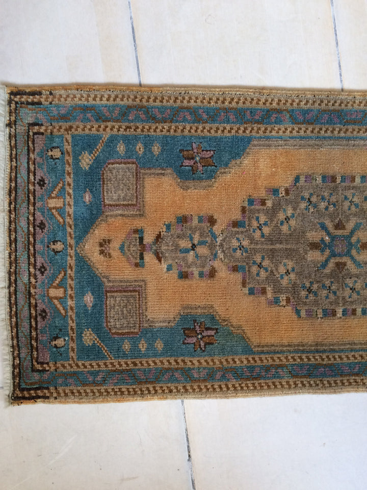 Rust Turkish Oushak Rug 3'11" x 10'7" Hand-Knotted pattern
