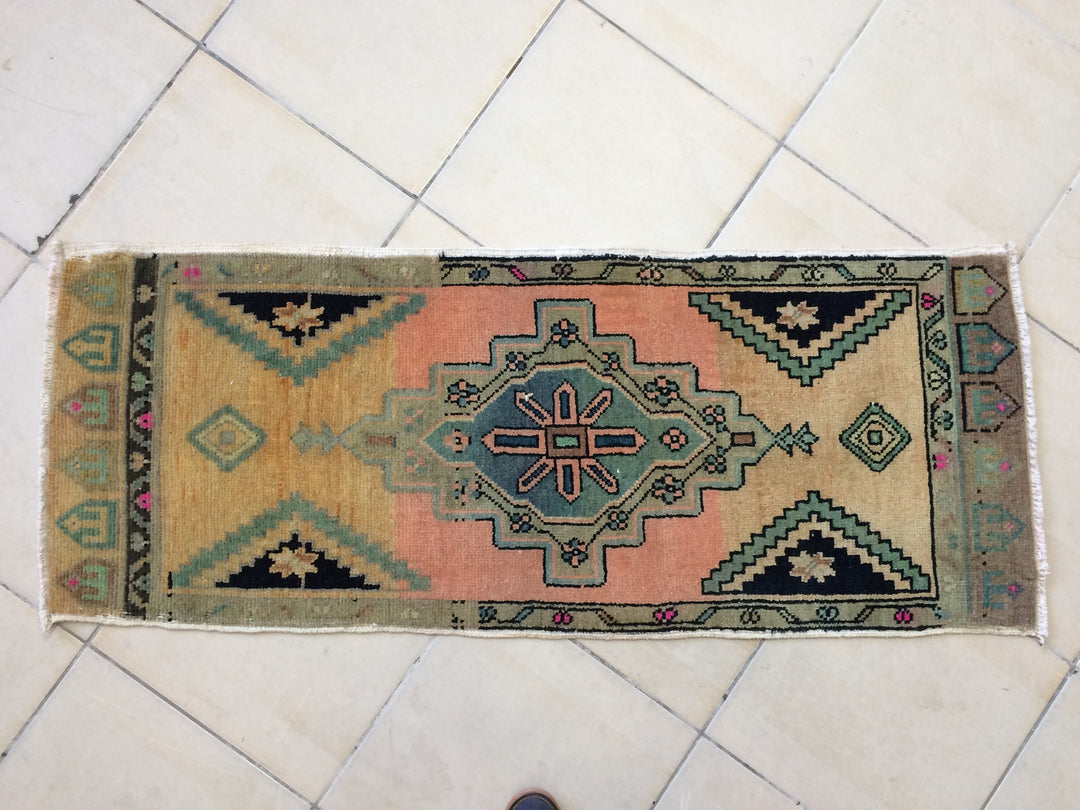 Turkish Oushak Runner Rug 2'7" x 9'10" Hand-Knotted field