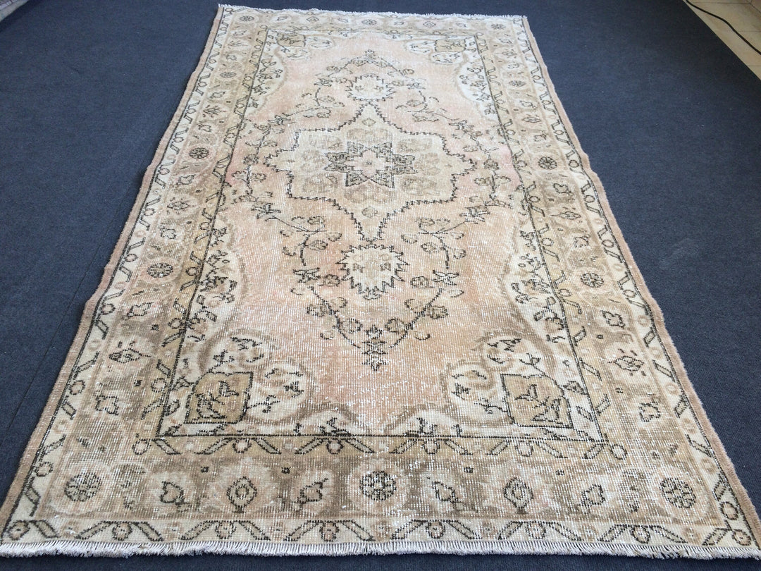 Beige Turkish Runner Rug 4' x 7' 8" Hand-Knotted pattern