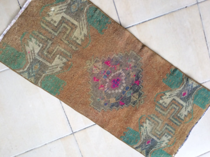 Turkish Oushak Rug 2'6" x 8'0" Hand-Knotted detail