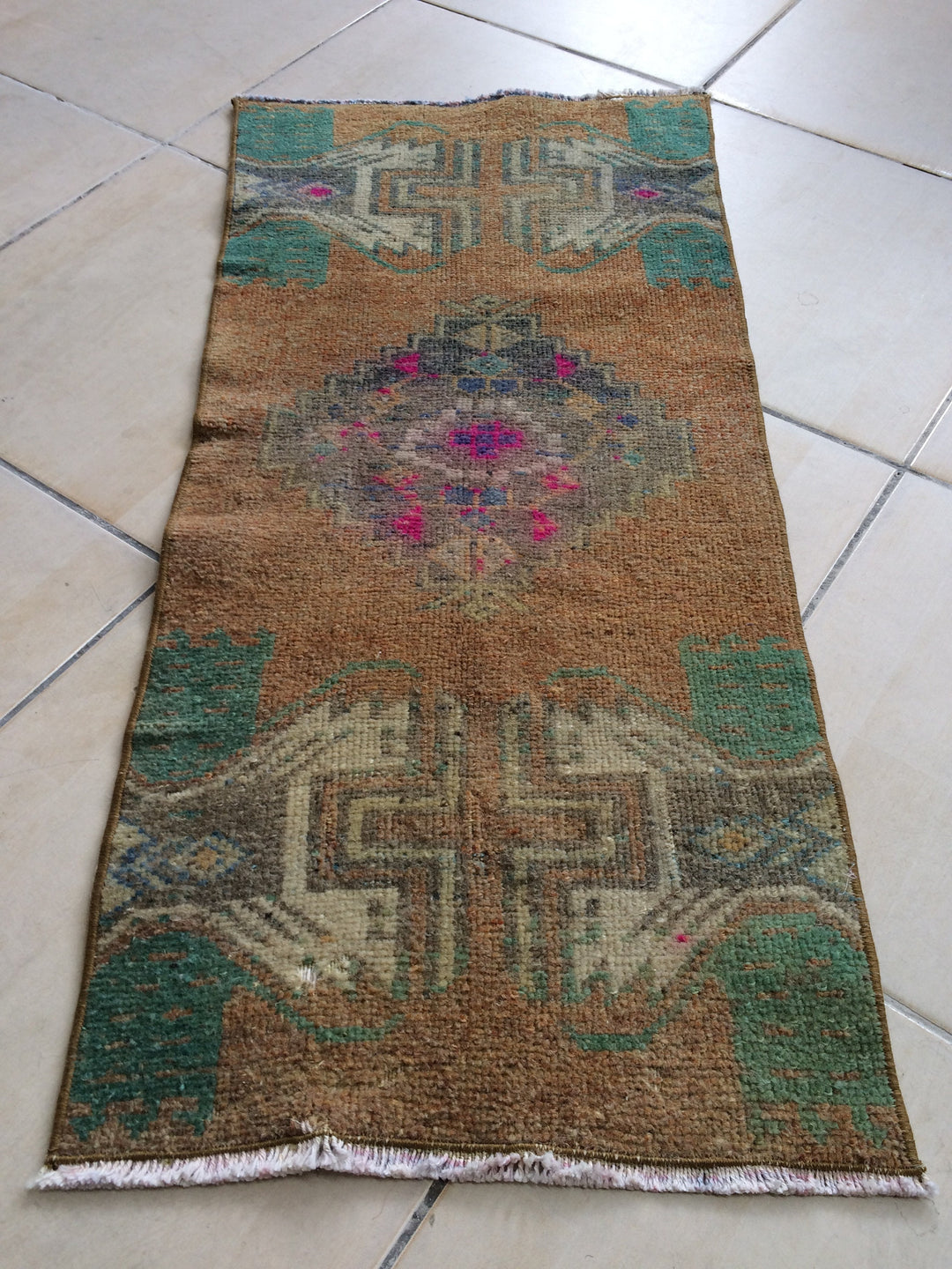 Turkish Oushak Rug 2'6" x 8'0" Hand-Knotted border