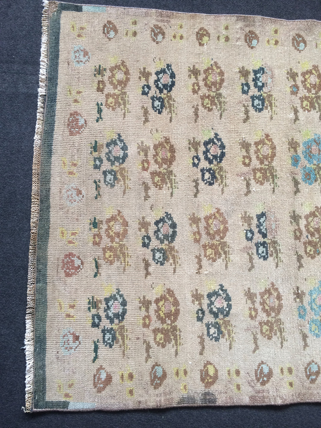 Rust Turkish Oushak Rug Hand-Knotted border