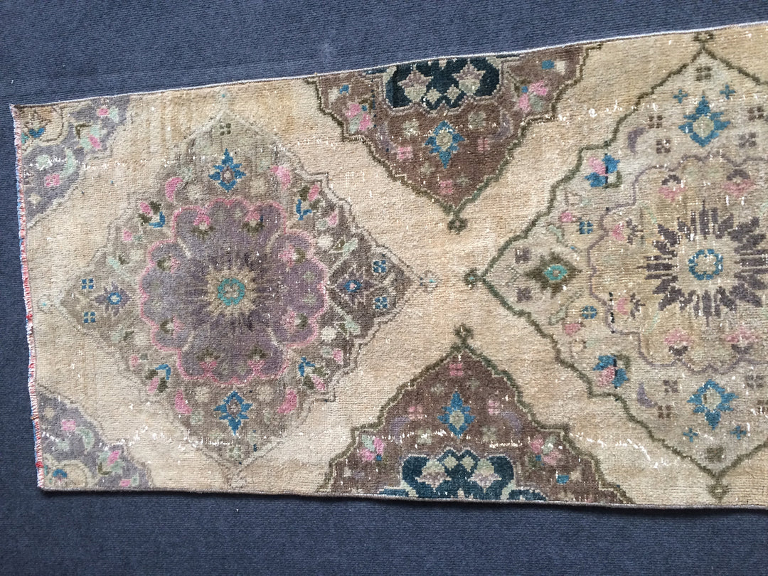 Turkish Oushak Rug Runner Hand-Knotted close-up