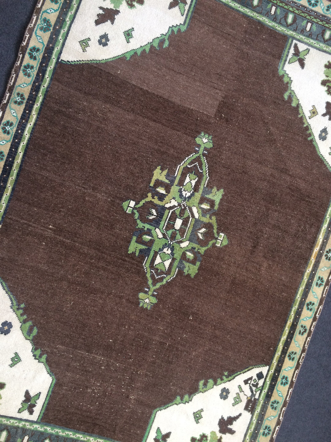 Turkish Runner Rug 4' x 6' Hand-Knotted pattern