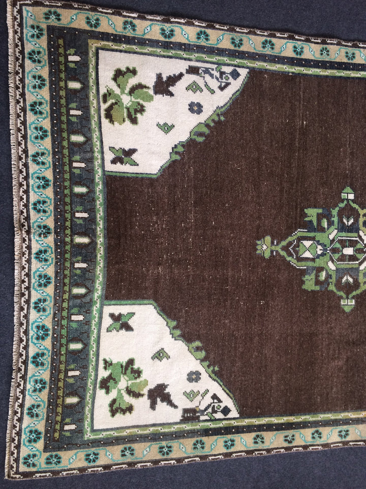 Turkish Runner Rug 4' x 6' Hand-Knotted view
