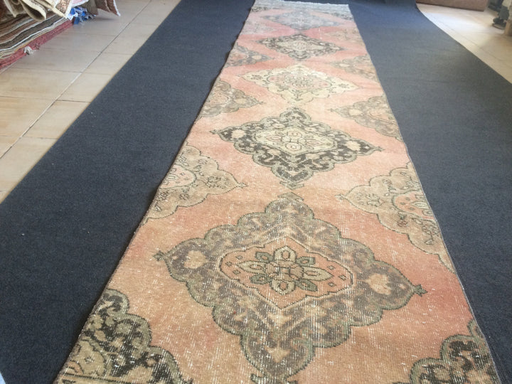 Runner Runner Rug 2' 10" x 13' - No. WR20983