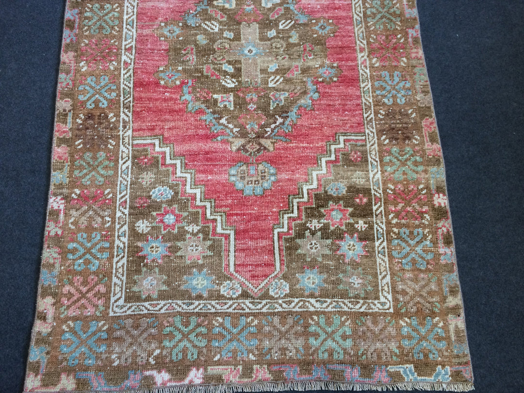 Pink Turkish Oushak Runner Rug 2'7" x 9'10" Hand-Knotted close-up