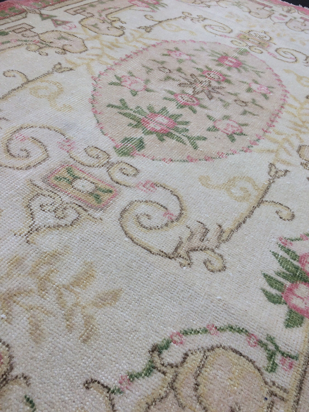 Pink Turkish Oushak Runner Rug 2'7" x 9'8" Hand-Knotted texture