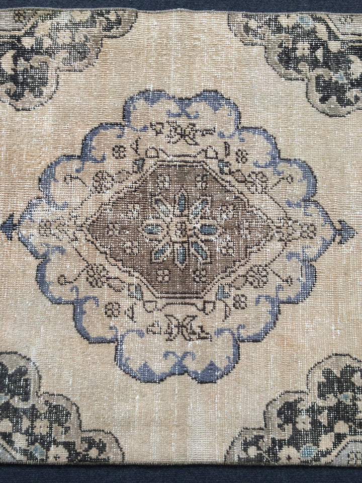 Beige Turkish Runner Rug 2' 11" x 12' 7" Hand-Knotted texture