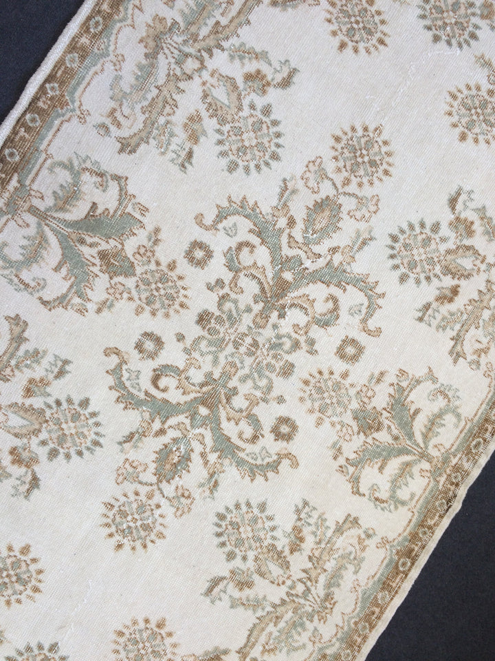 Rust Turkish Oushak Rug 2'7" x 10'1" Hand-Knotted border
