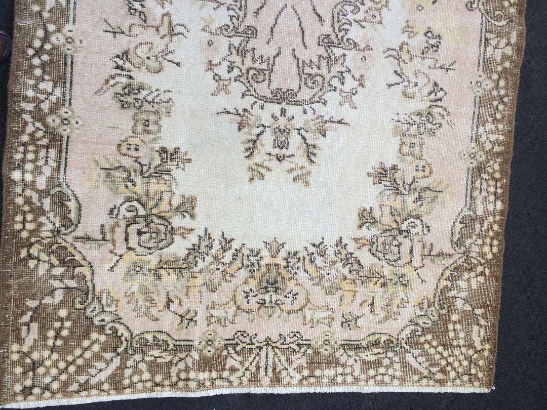 Turkish Oushak Rug 2'7" x 10'1" Hand-Knotted border