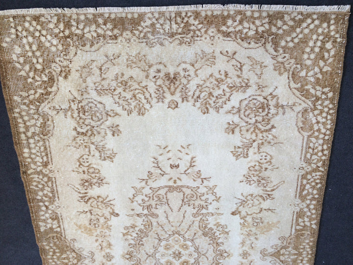 Turkish Oushak Runner Rug 2'8" x 9'9" Hand-Knotted close-up