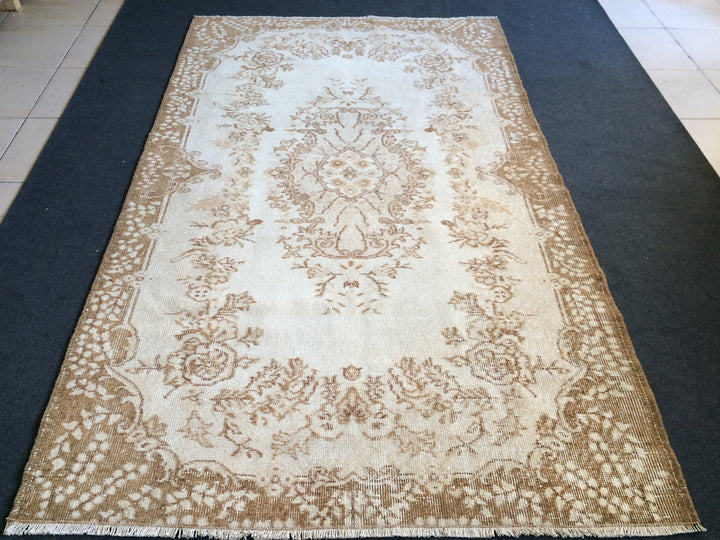 Turkish Oushak Runner Rug 2'8" x 9'9" Hand-Knotted detail