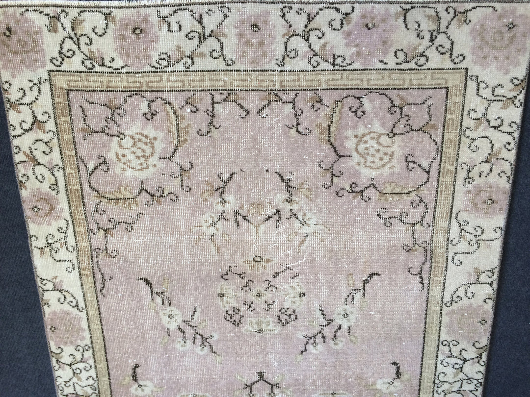 Turkish Oushak Rug 2'6" x 9'10" Hand-Knotted close-up