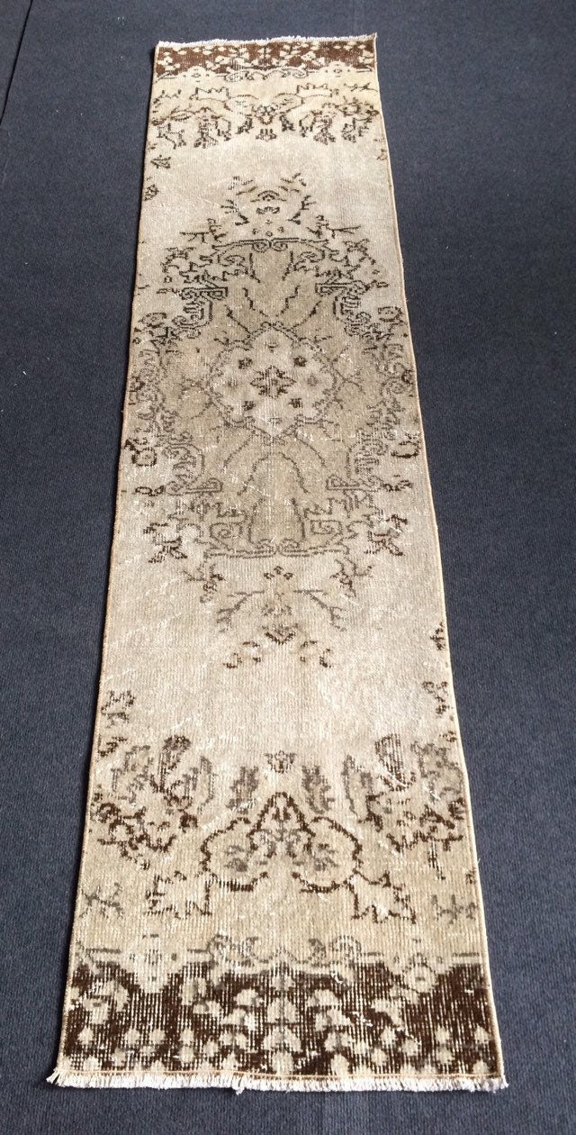 Turkish Oushak Rug 2'7" x 8'10" Hand-Knotted detail