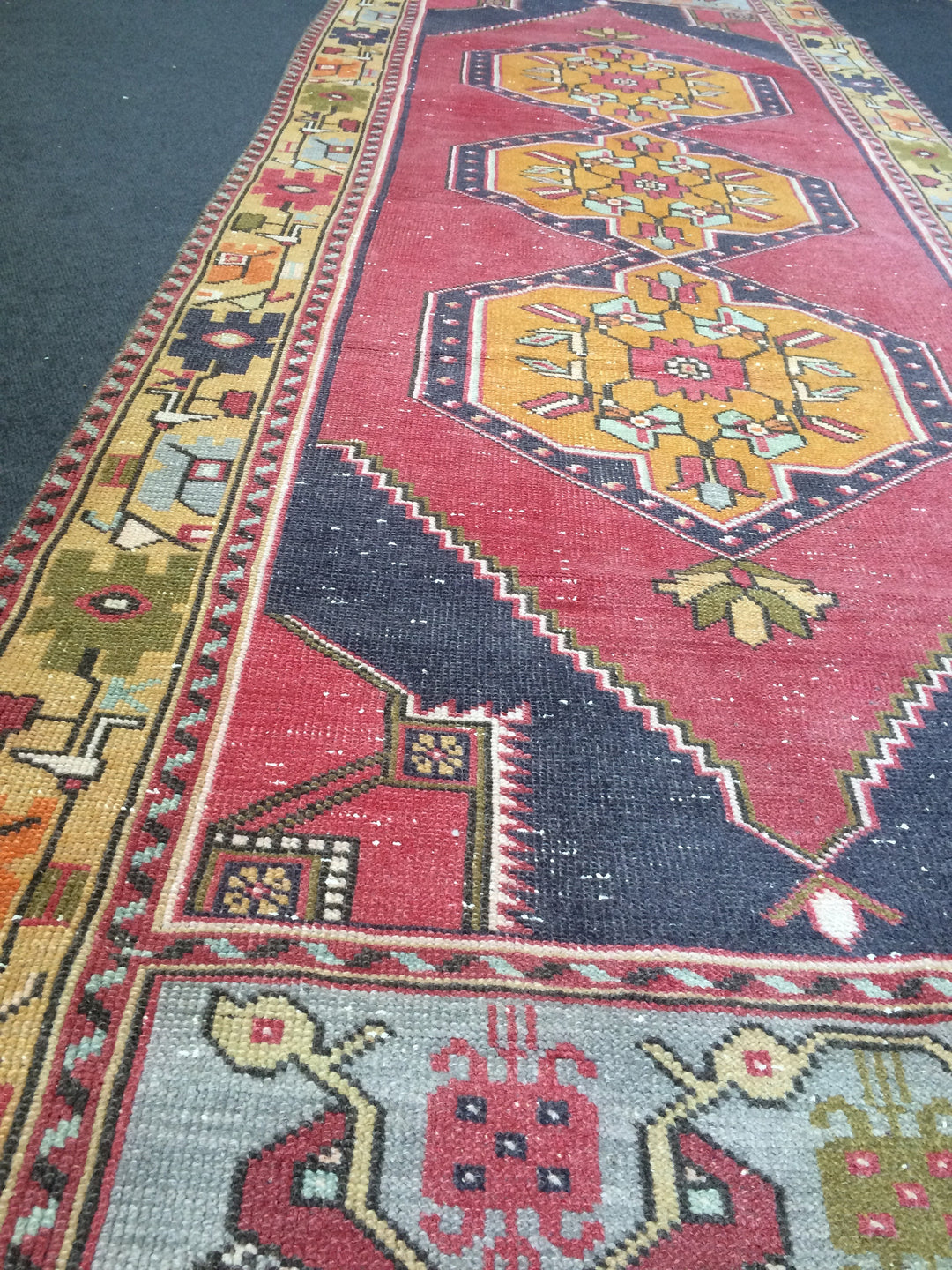 Beige Turkish Runner Rug 3' x 9' 4" Hand-Knotted texture