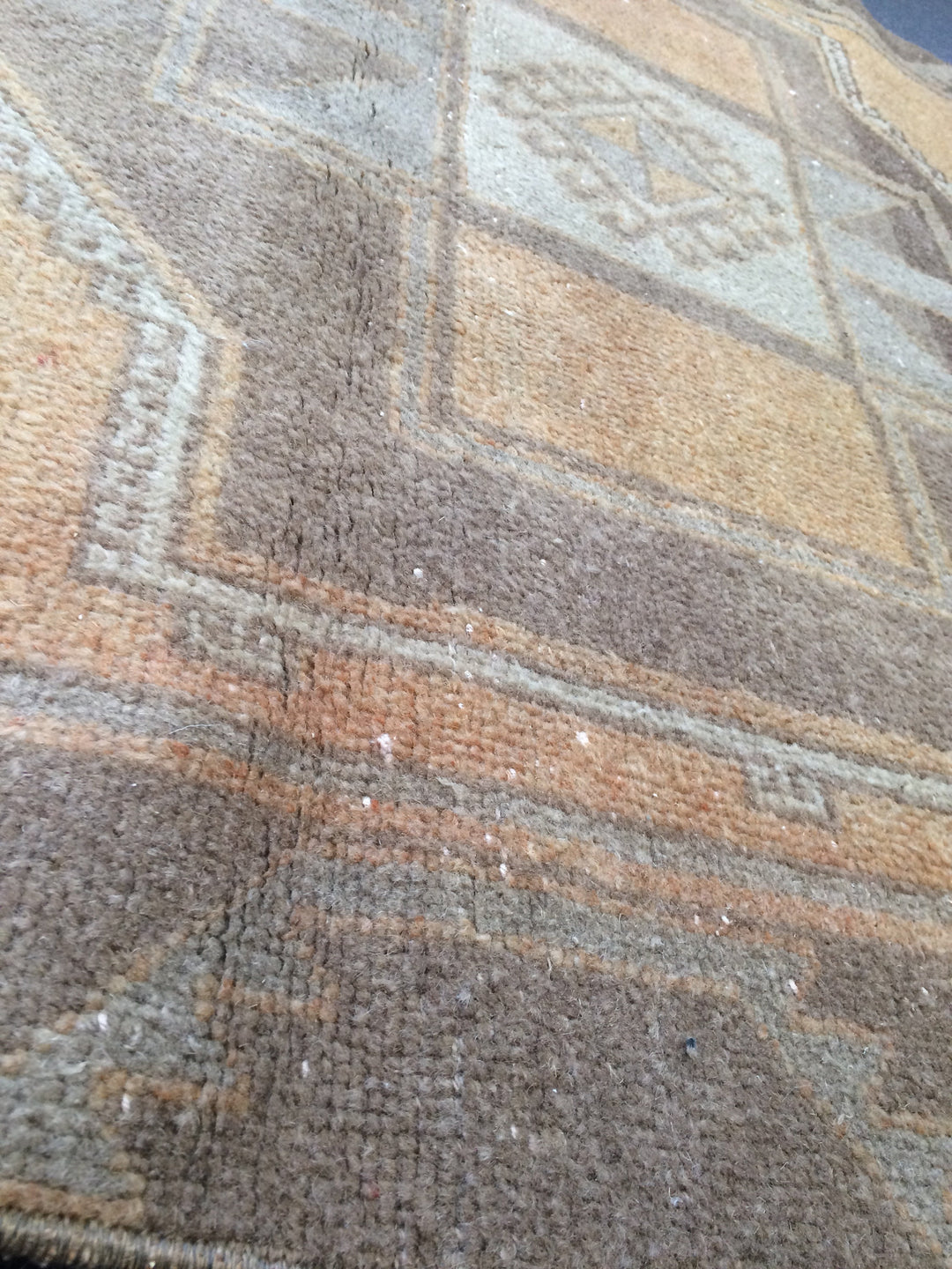 Beige Turkish Runner Rug 3' 10" x 12' 2" Hand-Knotted texture