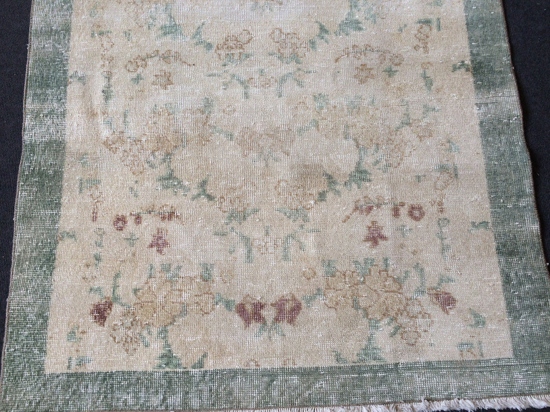 Rust Turkish Oushak Rug Hand-Knotted pattern