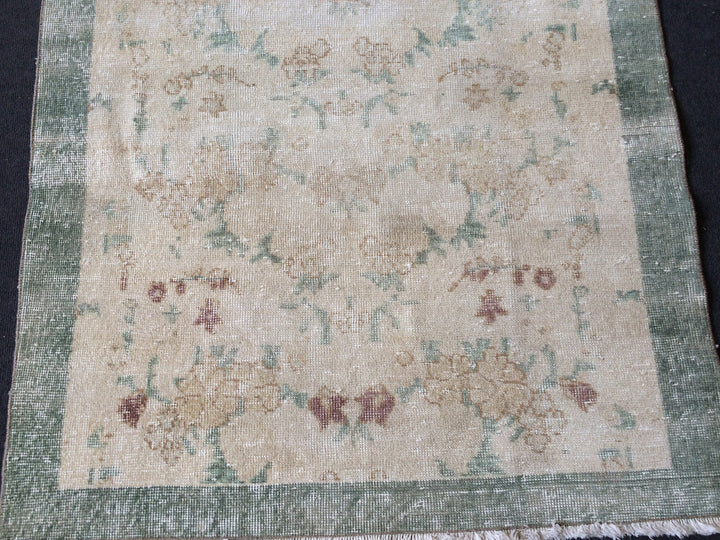 Rust Turkish Oushak Rug Hand-Knotted pattern